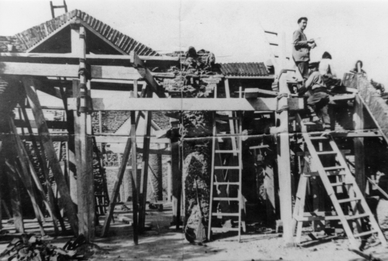 Cripta Güell en construcció. Font: Consorci de la Colònia Güell