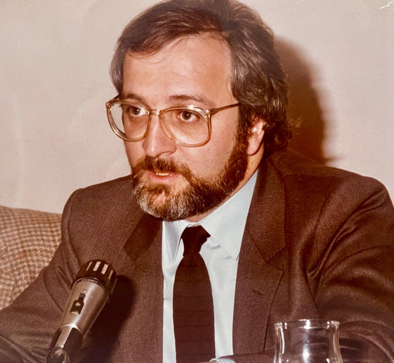 Joan Torres i Carol lluïa barba des de jove, quan treballava de tècnic a l’Ajuntament de l’Hospitalet