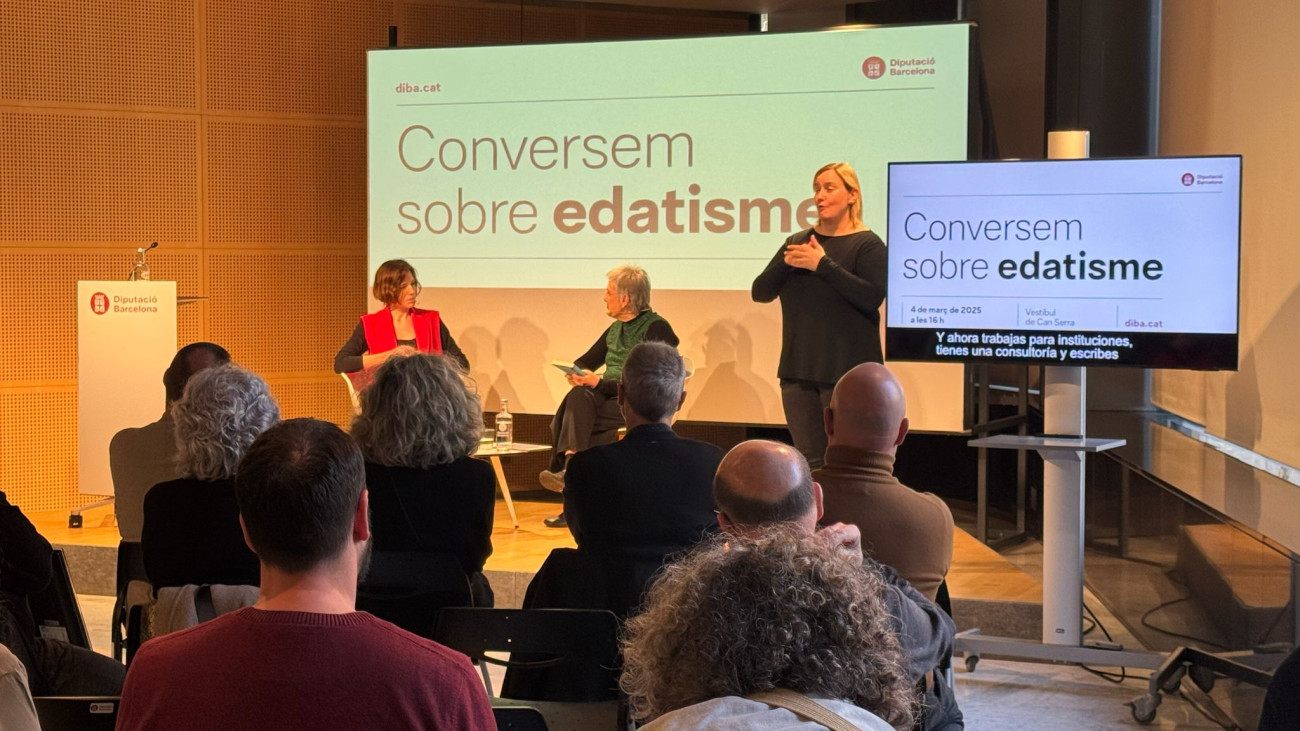 L’experta assenyala que la indústria cosmètica i les plataformes digitals reforcen els estereotips edatistes