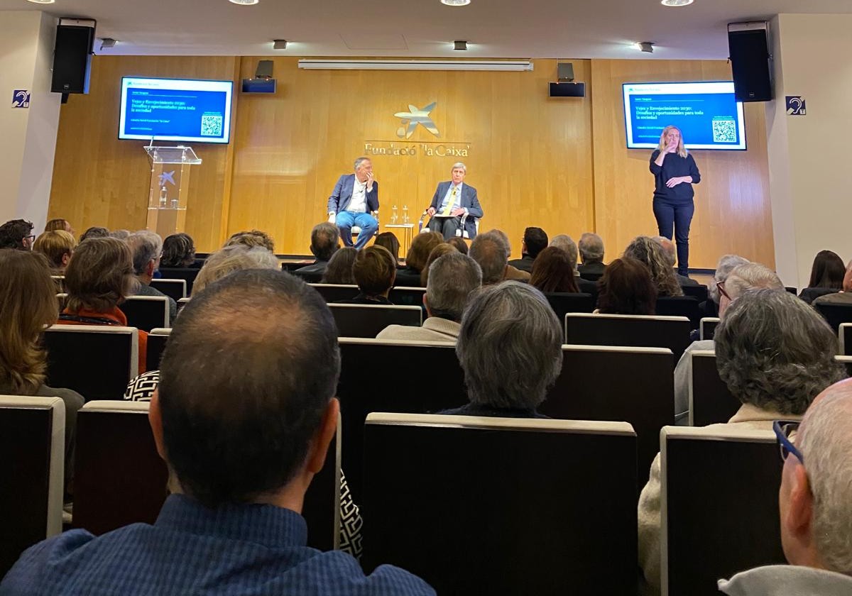 Un momento de la conferencia del experto