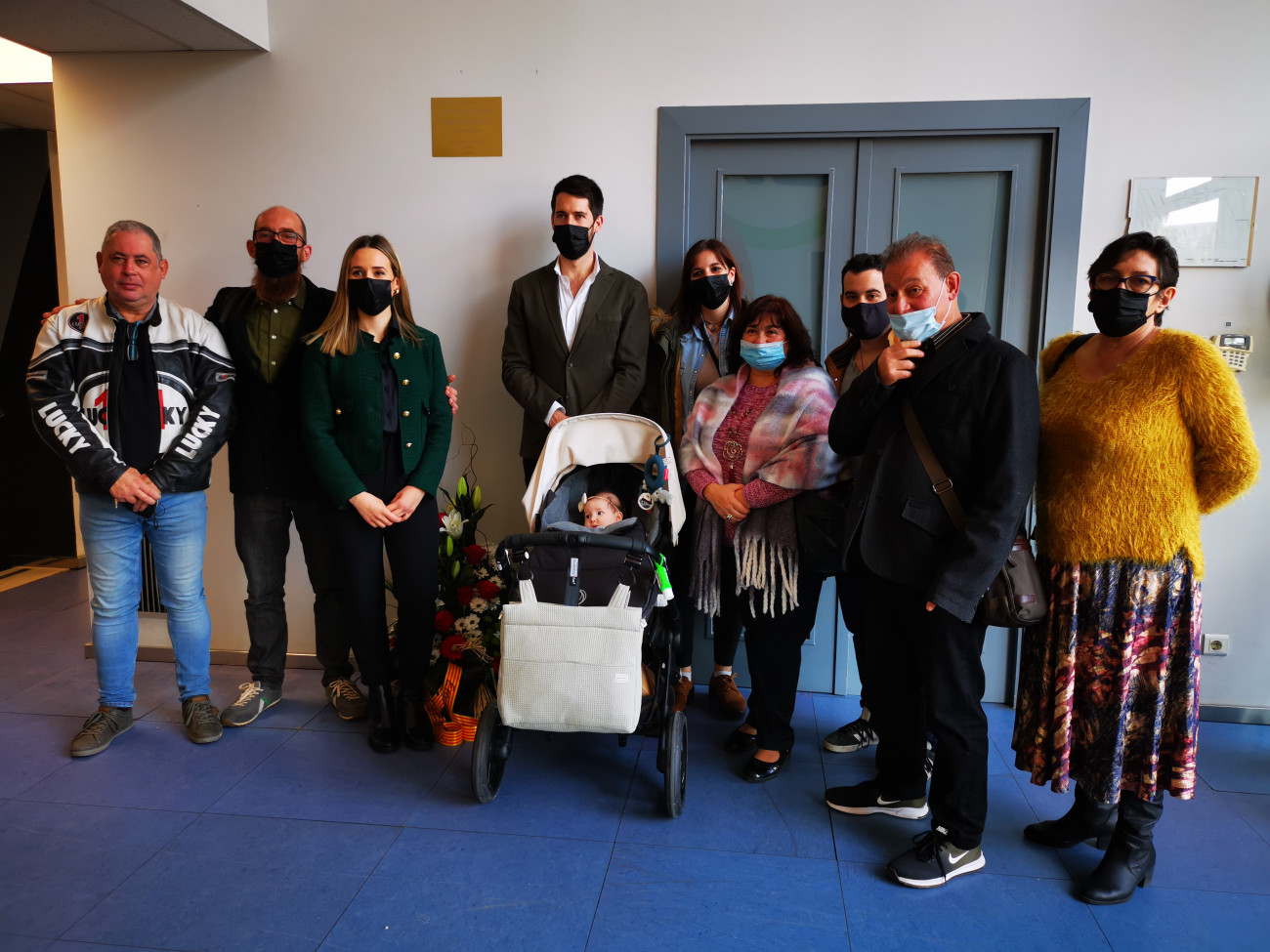 La familia del desaparecido Francesc Casbas durante el homenaje del bautizo de los estudios con el nombre de este radiofonista que ha pasado a la historia de la comunicación en la ciudad