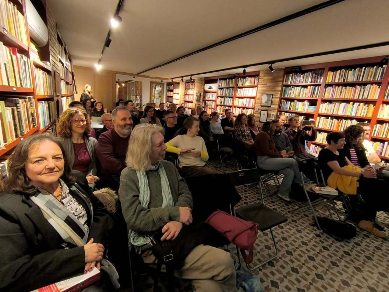 Numeroso público acudió a la presentación de la última novela de Raúl Montilla