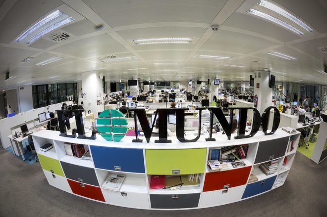 La película rodada en Cornellà recrea la redacción de un gran diario que en el guion basado en el libro de David Jiménez, “El director”, se trata de El Mundo