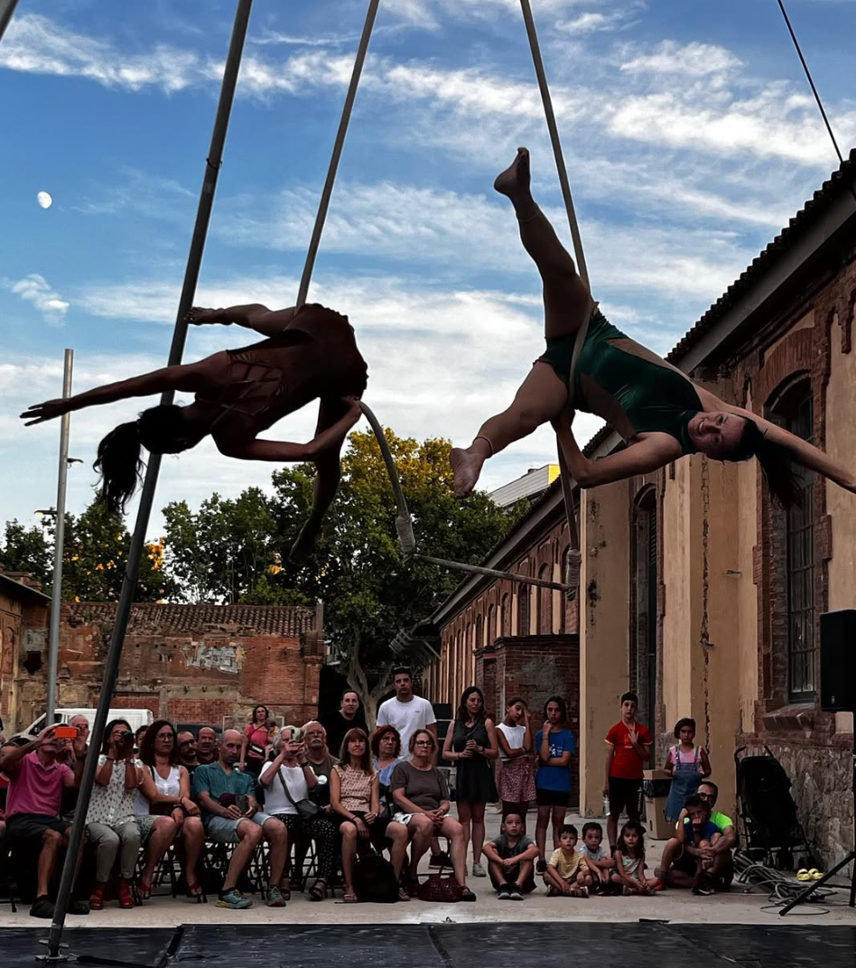 Escena de una actuación de Cabaret Violetas en Can Trinxet