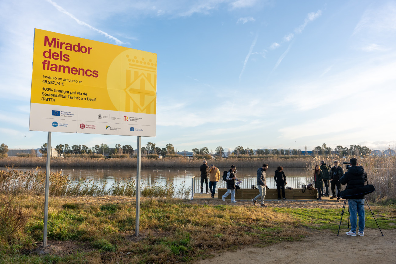 El mirador de flamencos del Delta es uno de los atractivos naturales de la zona que aprecian mucho los turistas