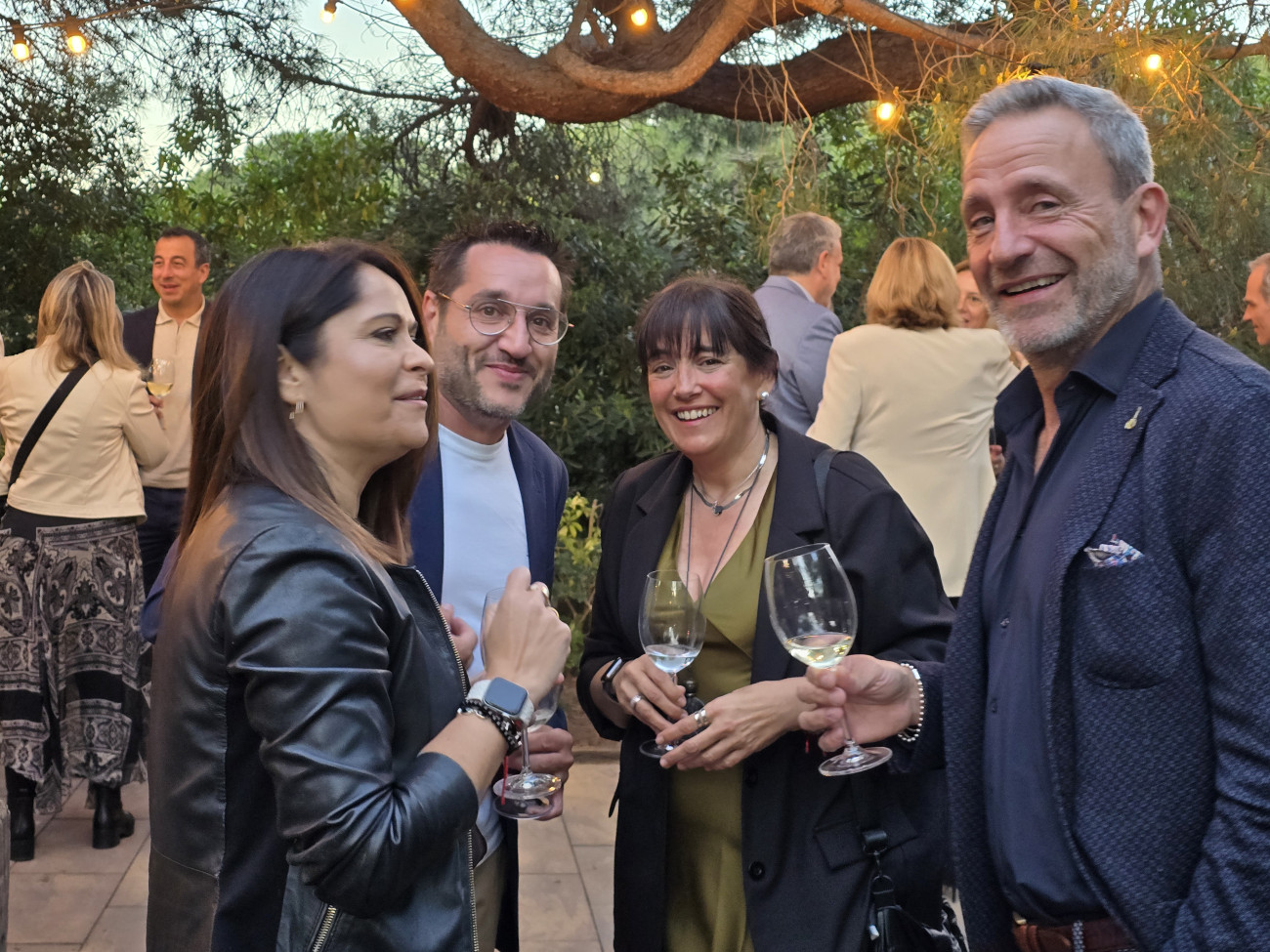 La alcaldesa de Gavà, Gemma Badia, departía risueña con un grupo de amigos en el cóctel previo a la cena