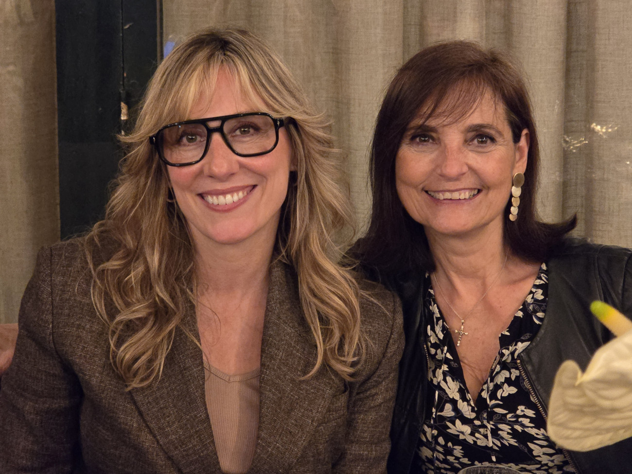 A la izquierda, Maite Ferre, directora de la Fundación Catalina, junto a una amiga