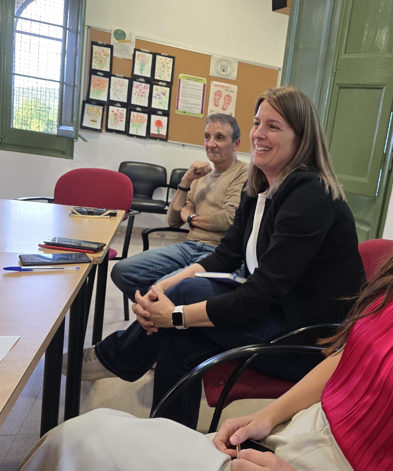 L’alcaldessa de Torrelles de Llobregat, Falgàs Marco Margaleff, i el regidor de Gent Gran, Joan Juncà Mèlich, durant la presentació al Casal de Can Sostres.