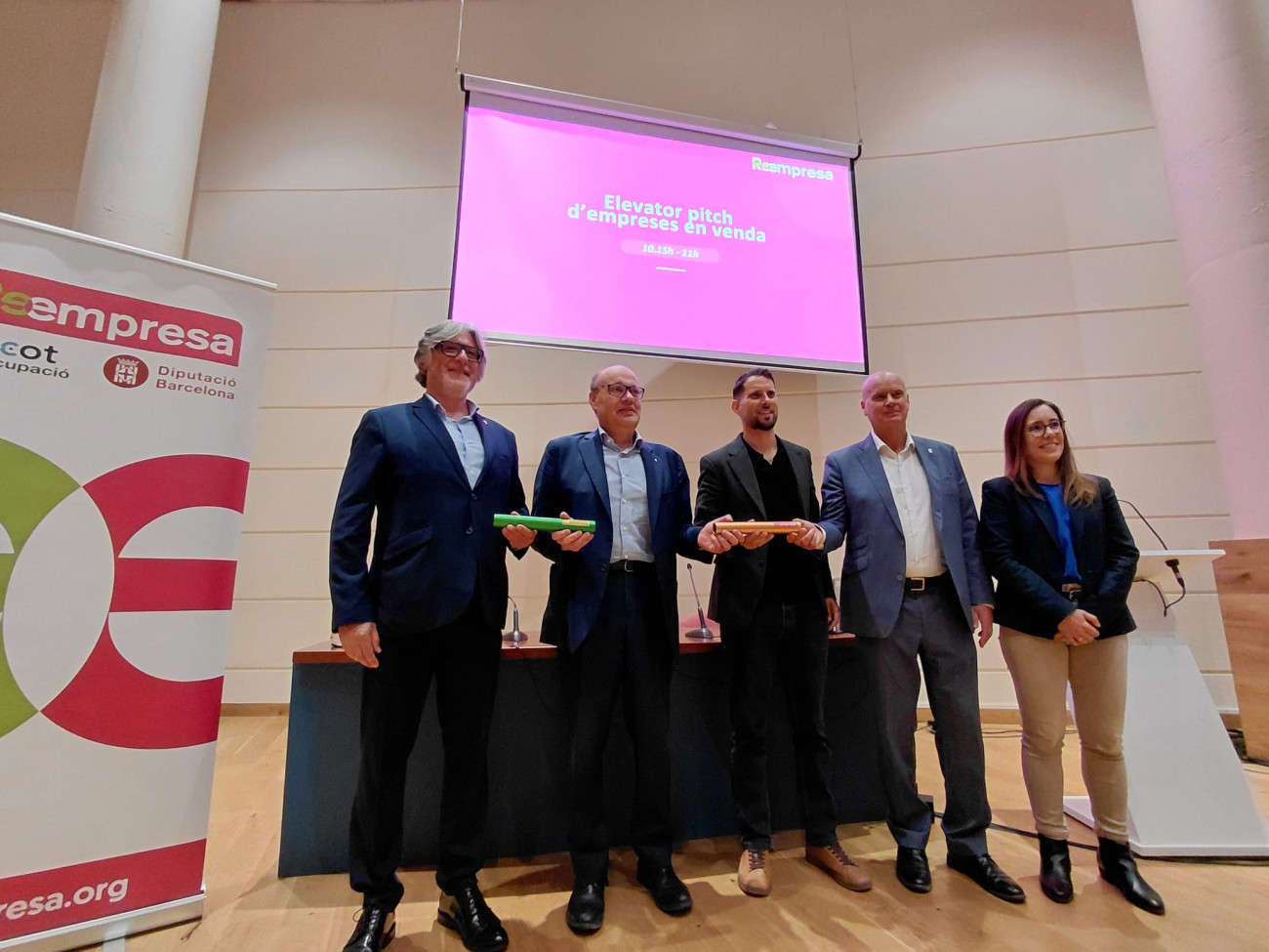 Los ponentes de la jornada han sido Claudio Carmona, teniente de alcalde de Cornellà; Xavier Panés, presidente de la patronal Cecot y de Reempresa y Juan A. Pérez, diputado adjunto del Àrea de Desarrollo Económico de la Diputación de Barcelona