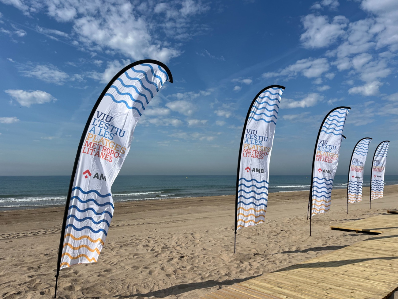 La platja de la Murtra de Viladecans ha acollit la presentació de la nova temporada de bany de les platges metropolitanes.