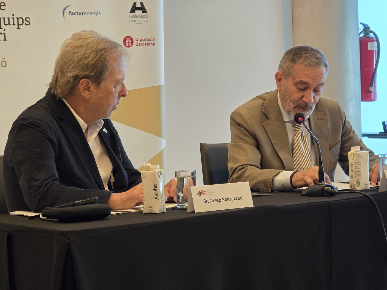 Santiago Ballesté ha formulado una batería de preguntas al presidente de la Cámara de Barcelona, Josep Santacreu