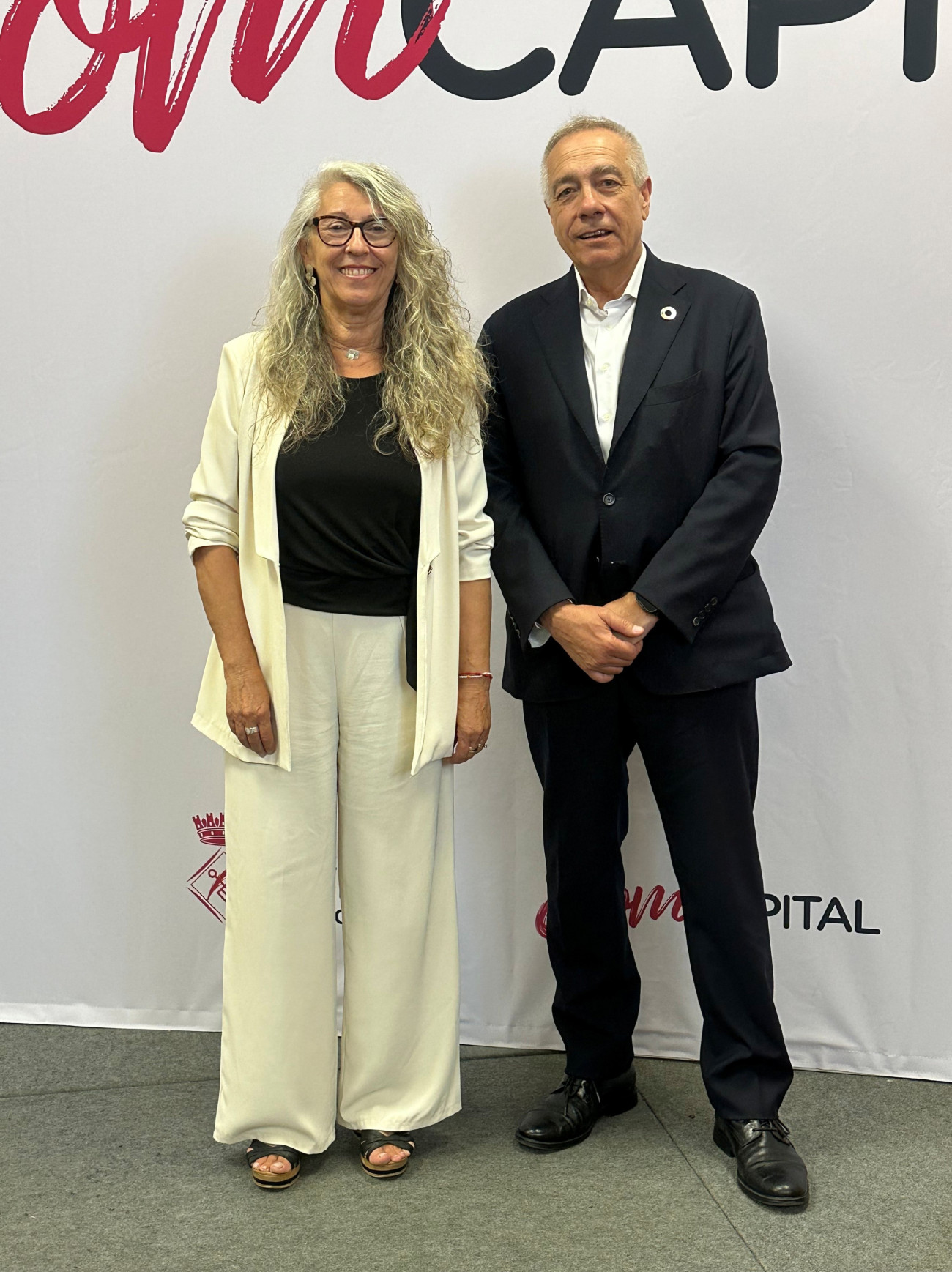 L’alcaldessa de Sant Feliu, Lourdes Borrell, juntament amb el delegat especial de l’Estat al Consorci de la Zona Franca de Barcelona, Pere Navarro