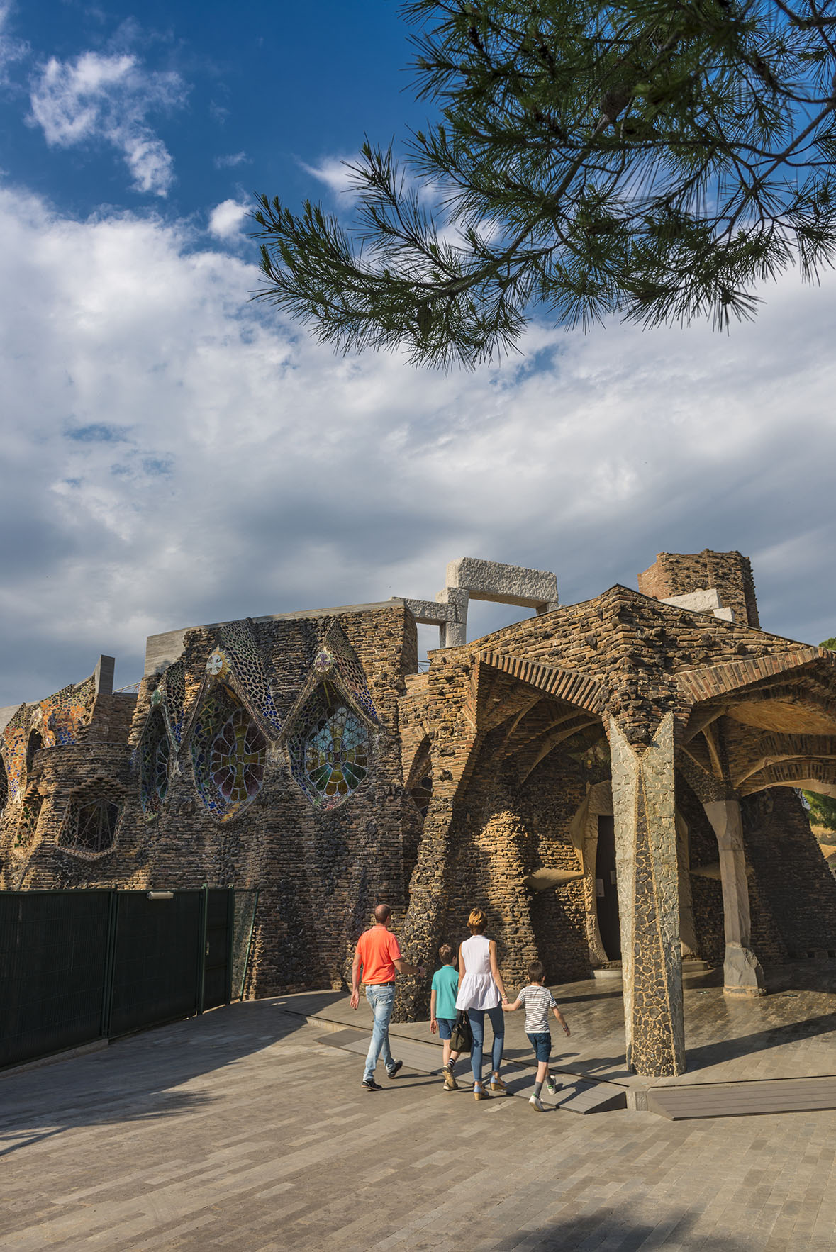 La cripta de Gaudí, a Santa Coloma de Cervelló, el veritable quilòmetre zero de l’Any Gaudí