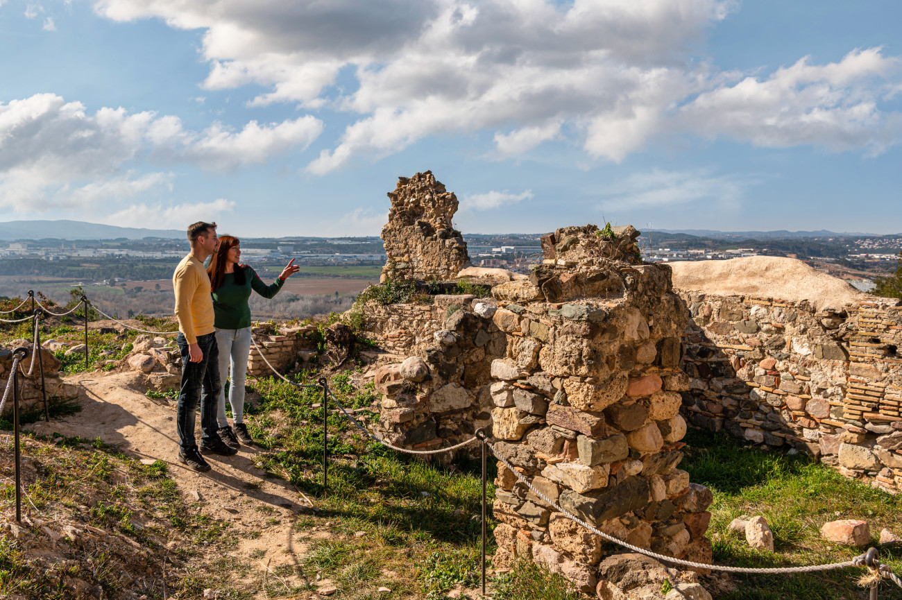 Les atraccions culturals i arquitectòniques abunden al territori Llobregat, com el Castell de Voltrera, a Abrera