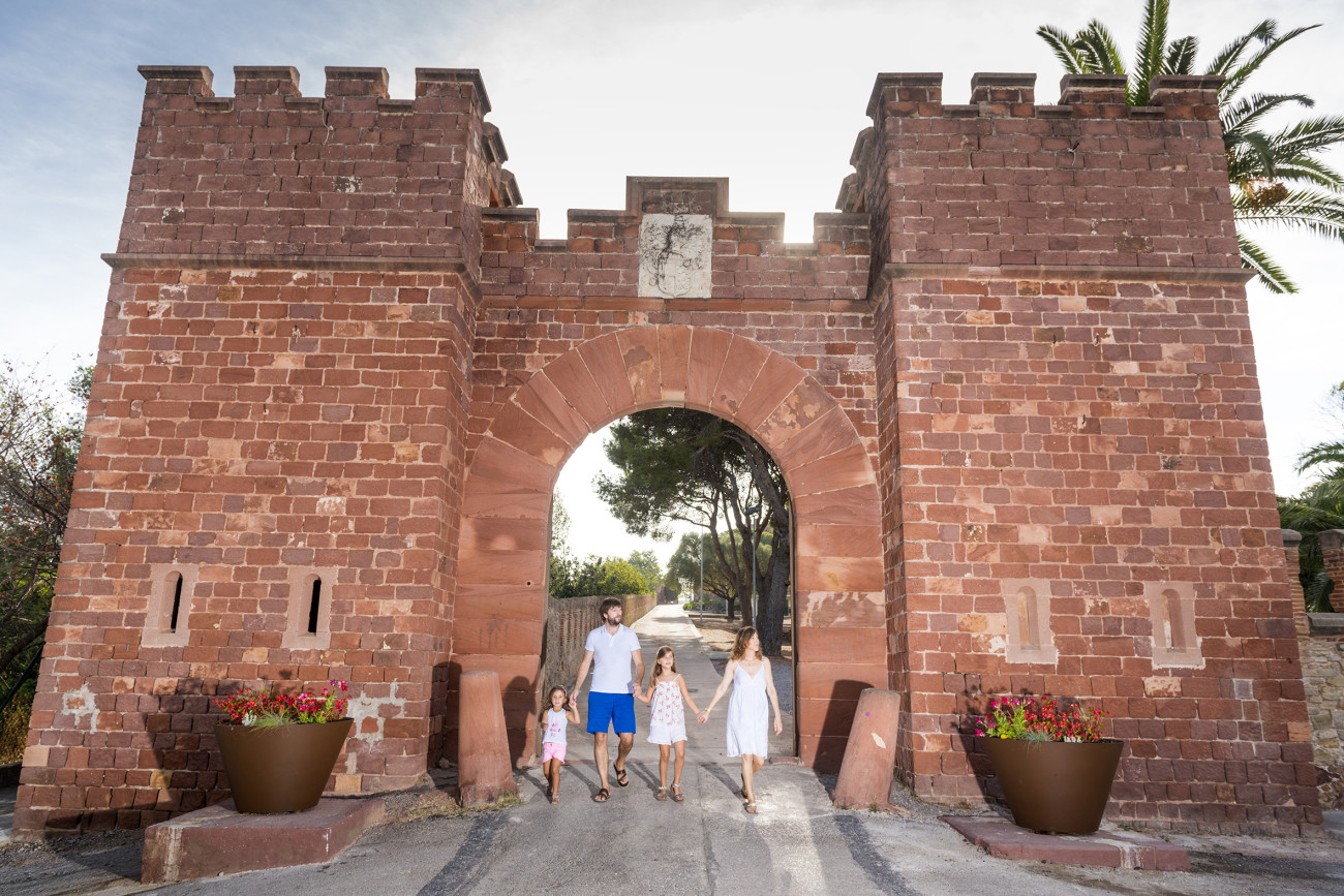 Castelldefels és enguany capital gastronòmica d’Espanya per acollir una trobada internacionals de xefs. A la imatge, el seu rehabilitat castell
