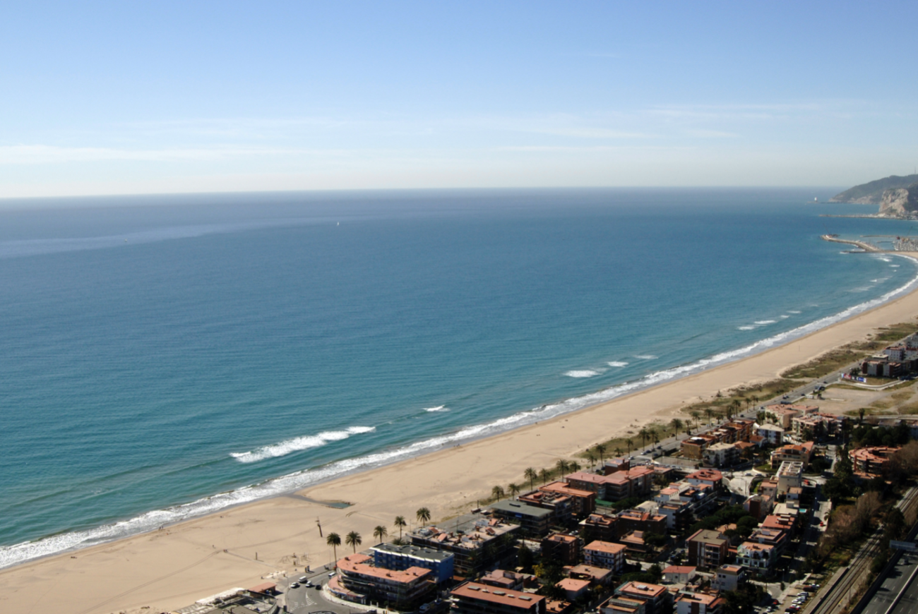 Vista general de la playa de Castelldefels.