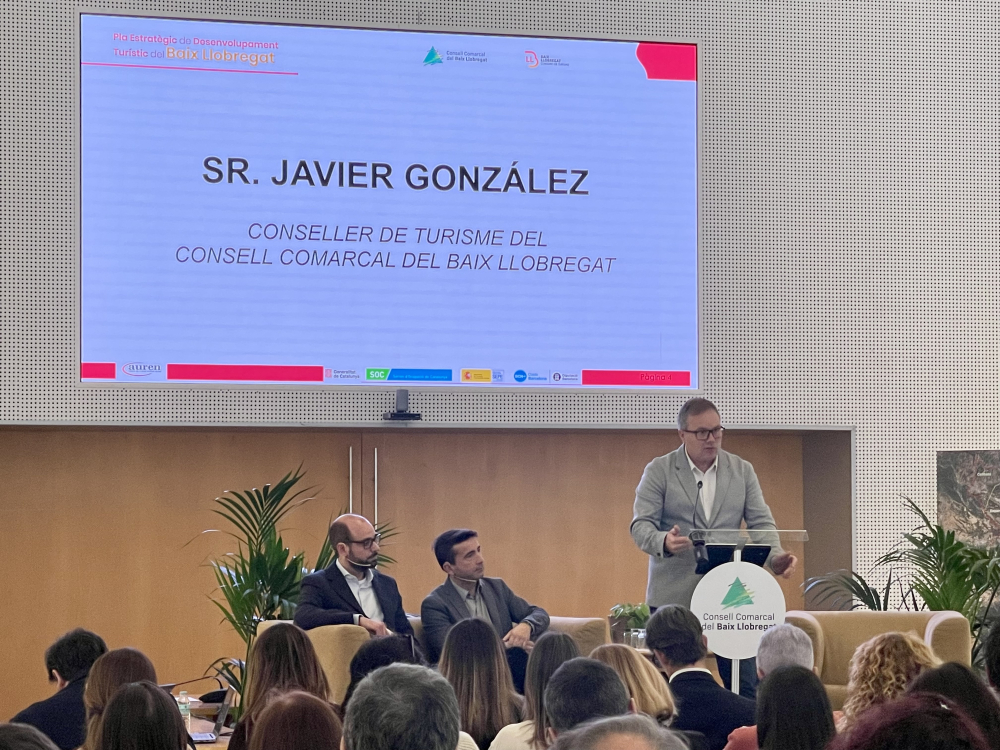 El conseller comarcal de Turisme es dirigeix als representants del sector del Baix