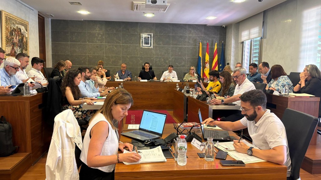 El pleno del Ayuntamiento de Castelldefels tumbó la moción de la izquierda por la mayoría que ostenta el PP