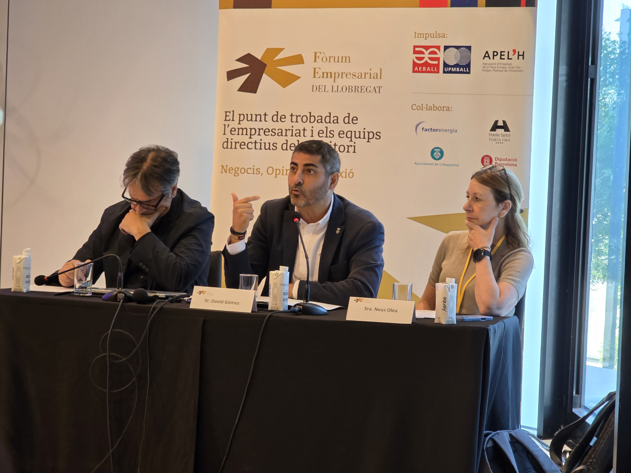 Tras la intervención del alcalde, han tomado la palabra, moderados por Neus Olea, de AEBALL, Raul Alvarín, director del Consorcio para la reforma de la Gran Vía y David Gómez, teniente de alcalde del ámbito de Calidad Urbana