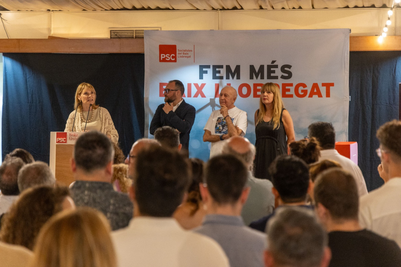 Lluïsa Moret, alcaldesa de Sant Boi y presidenta de la Diputación de Barcelona, durante su intervención ante sus compañeros de la federación comarcal