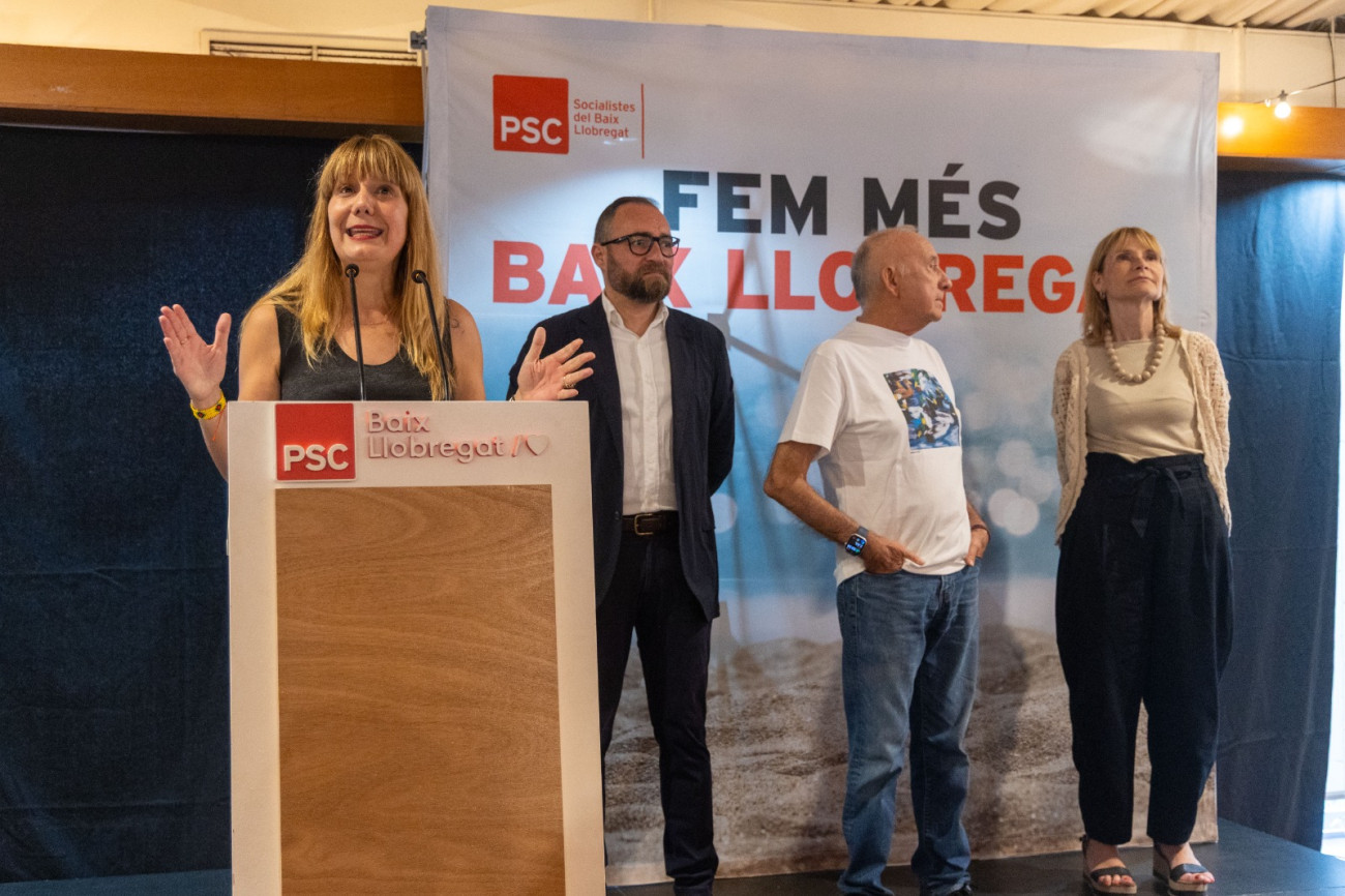 Sonia Guerra, secretaria general de Igualdad y Feminismo en el gobierno de la Generalitat y presidenta del Institut Català de la Dona, junto a Pérez, Poveda y Moret
