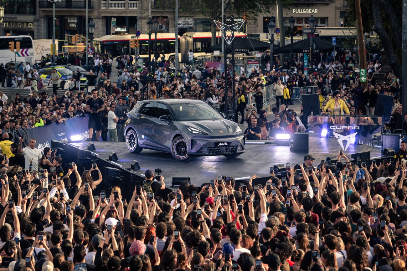 Multitudinaria presentación del nuevo modelo eléctrico CUPRA Raval