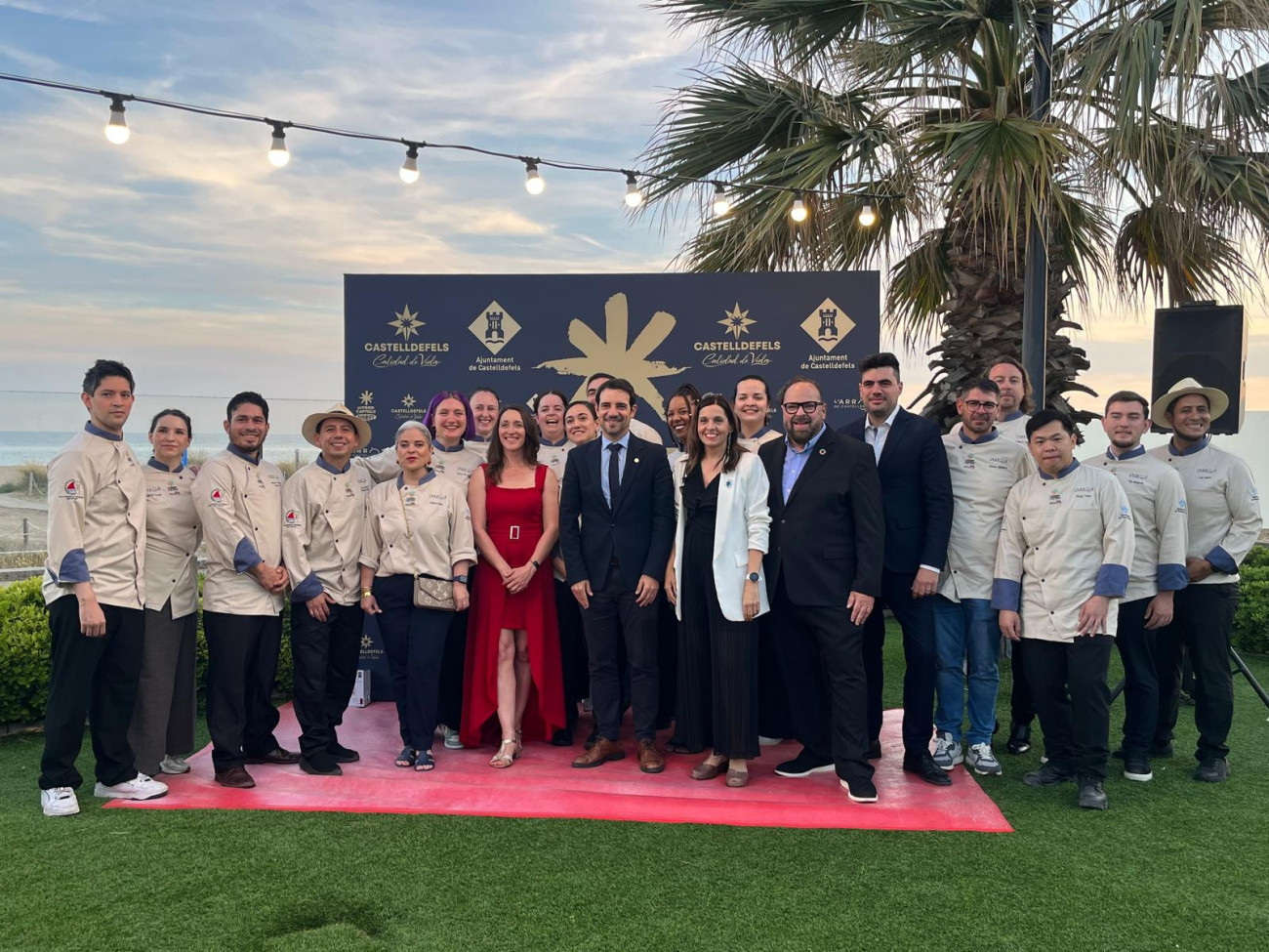 Representantes institucionales, chefs y profesionales de distintos países participantes en el The Food Capitals Summit celebrado en Castelldefels. Fuente: Consorci de Turisme del Baix Llobregat.