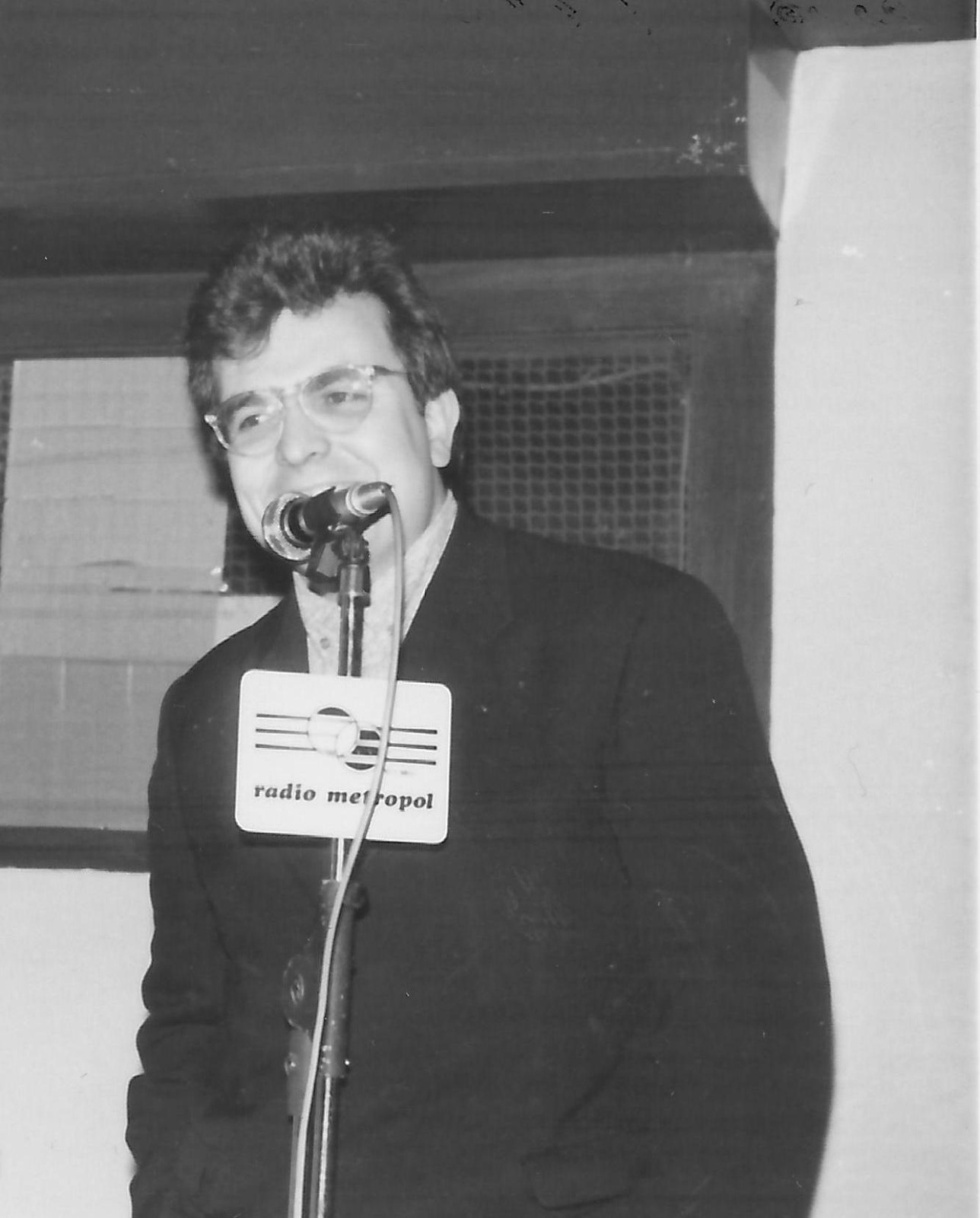 Fotografia de 1984, quan Manolo Garrido locutava a Ràdio Metropol, una emissora que tenia una nombrosa audiència al Baix Llobregat, l’Hospitalet i la resta de l’àrea metropolitana