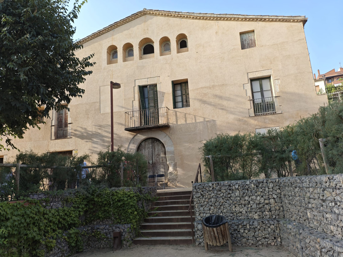 La masia Can Freixes, ara restaurada, va ser la casa de la infància del mestre Balada