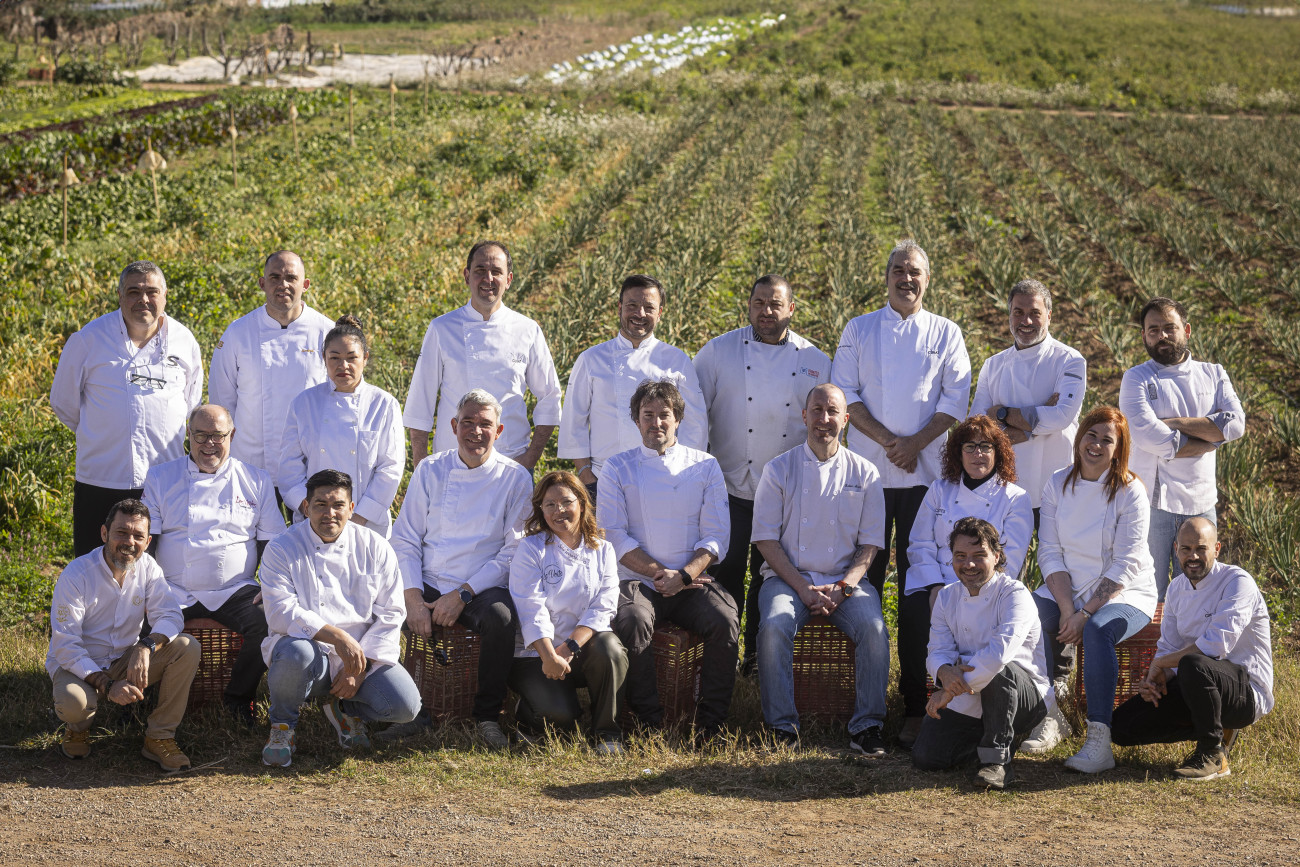 Algunos de los chefs del Baix Llobregat que hacen gala de cocinar con producto de kilómetro 0 procedente del Parc Agrari.