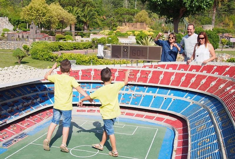El 15 de agosto, Catalunya en Miniatura, en Torrelles de Llobregat, programa una fiesta de la espuma pensada para combatir el calor en familia
