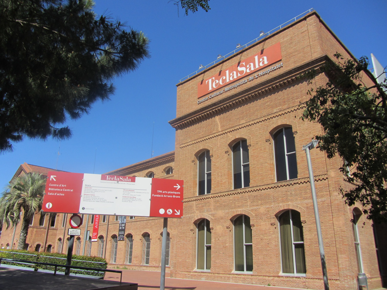 L’antiga fàbrica Tecla Sala és un flamant centre cultural metropolità situat a l’Hospitalet i que manté el nom de l’empresària