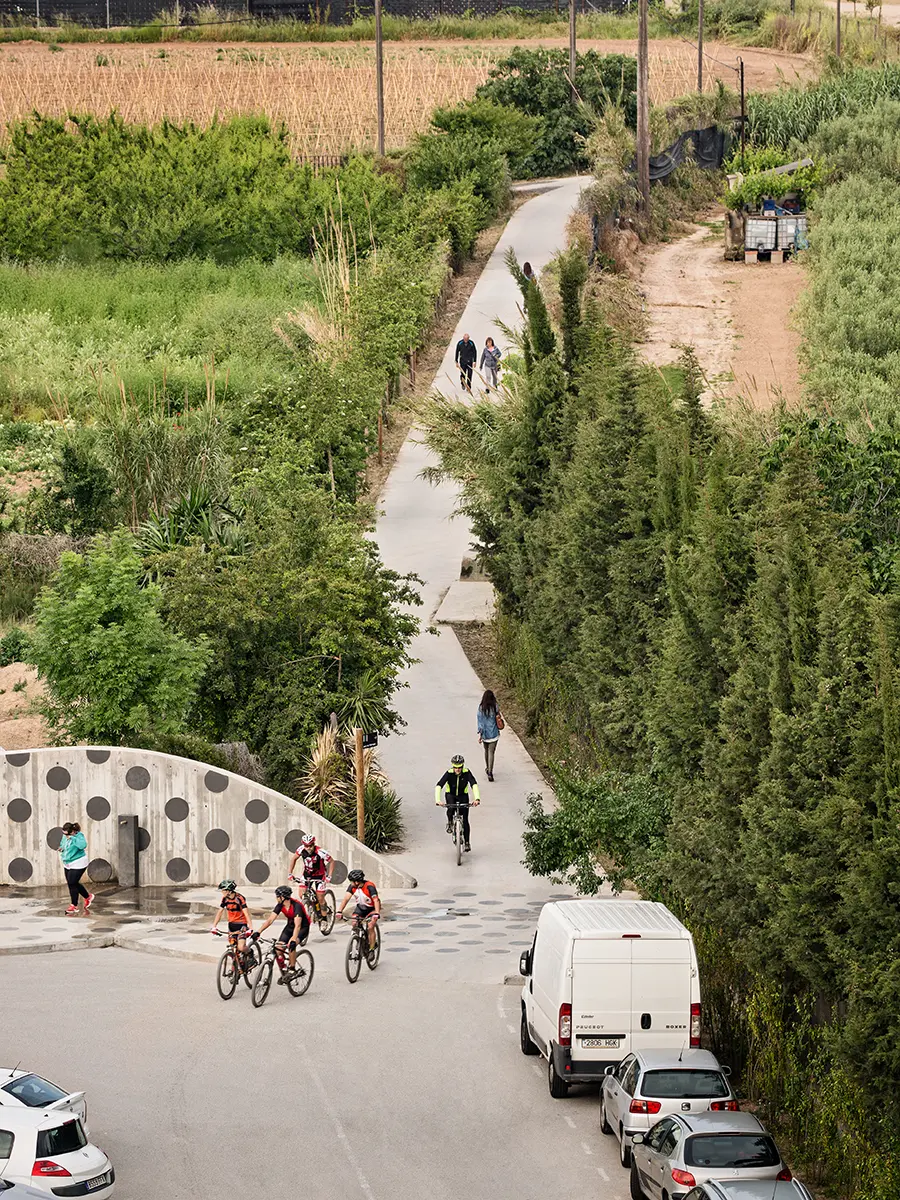 Las actuaciones de recuperación han mejorado notablemente el acceso ciudadano al río desde los distintos municipios. Foto Jordi Surroca. Cedida por AMB