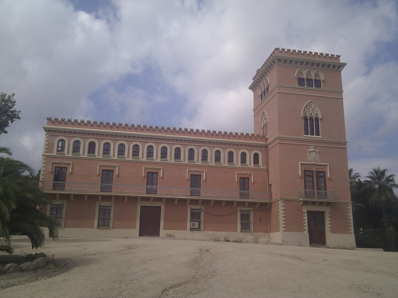 El Palau de Marianao rep 275.000 euros per a la rehabilitació de la primera planta i la construcció d’un nou nucli de comunicacions