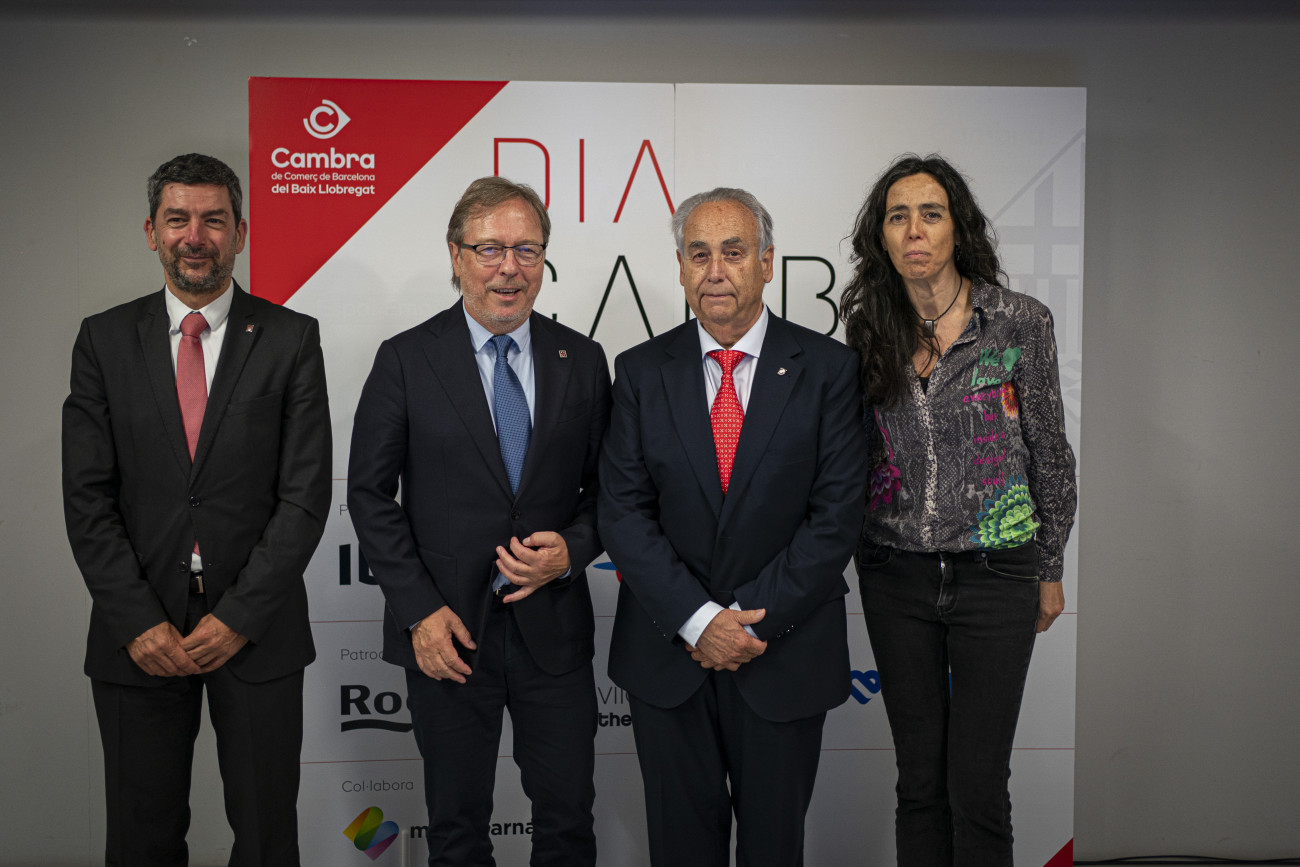 Carles Guilera con tres 3 presidentes de la Cambra, fotografía de junio de 2025, una imagen que no suele ser habitual