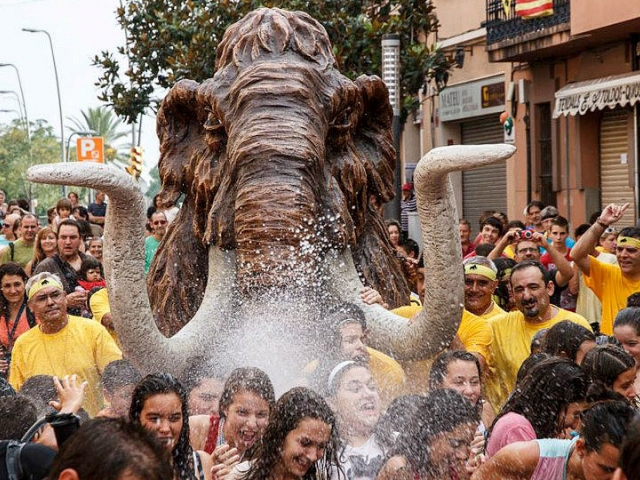 Detall de la Mamullada que se celebrarà el diumenge 6 des de les 16 h a la plaça de la Vila en el tradicional cercavila d’aigua de Viladecans