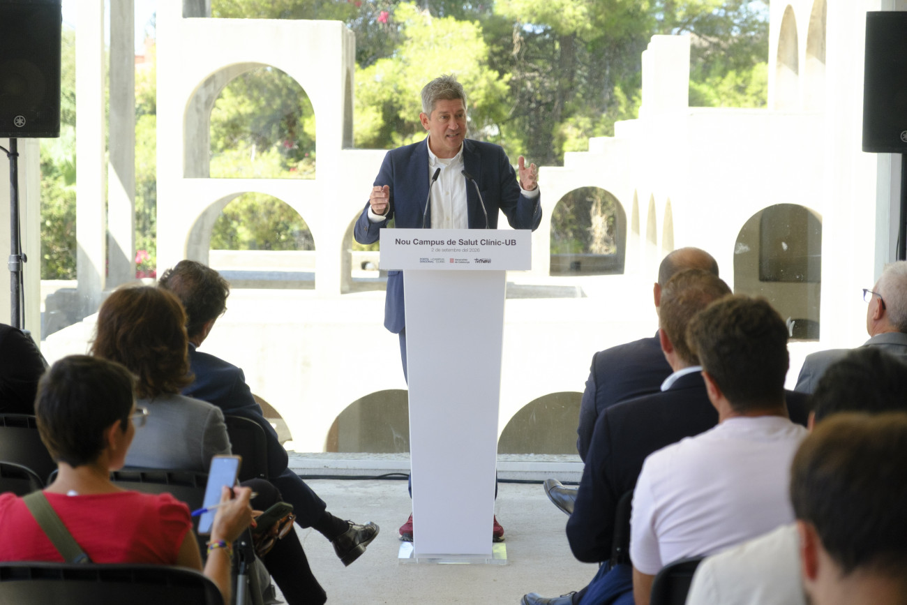 El alcalde David Quirós en un momento del acto celebrado en Esplugues