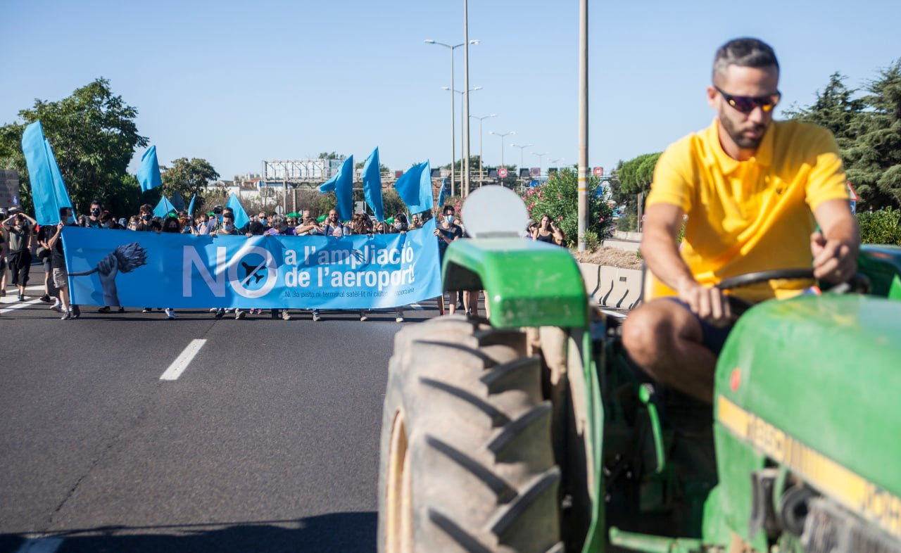 En les mobilitzacions anteriors també hi van participar tractors del Baix Llobregat. Foto de La Directa cedida per Zeroport