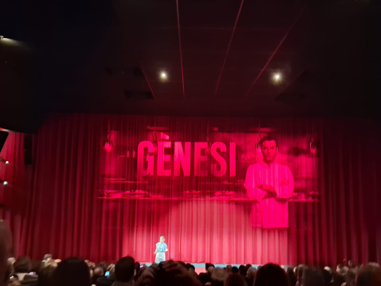 Moment de la gala privada als cinemes Phenomena, on es va projectar el primer capítol que es veurà aquesta nit a TVE