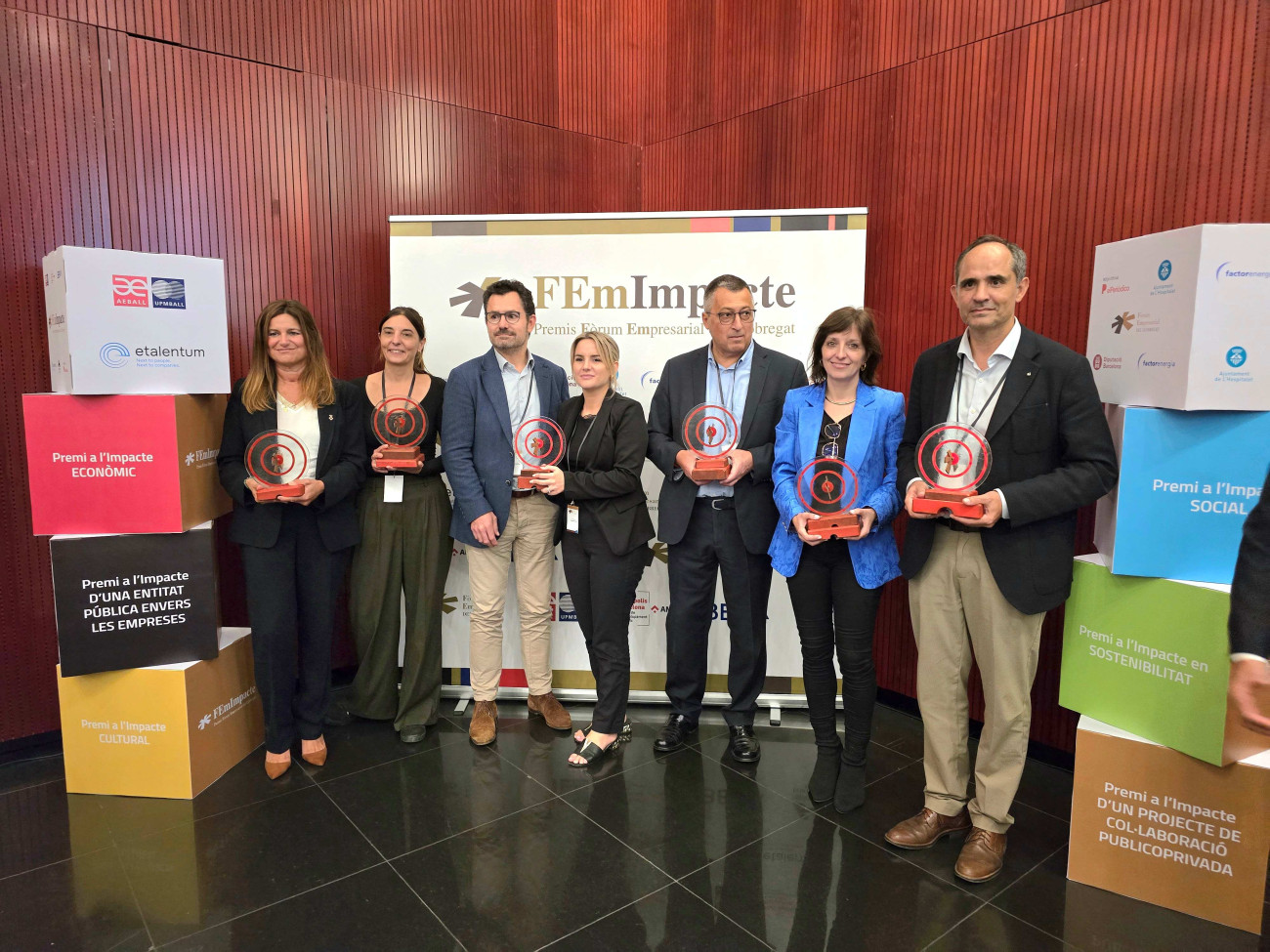  En la edición del año pasado de los premios FEmImpacte fueron galardonados SEAT, Es im-Perfect Food, Schneider Electric, Colegio Xaloc, Consorci de la Zona Franca y Ayuntamiento de Viladecans