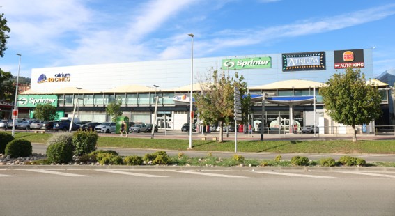 La factura judicial arriba mentre el futur de l’Atrium continua pendent d’un projecte de reforma per recuperar l’activitat del centre comercial, un espai que fa anys que està pràcticament abandonat