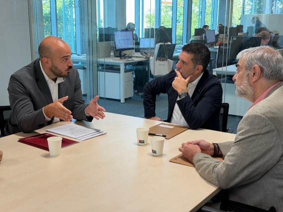 L’alcalde Giribet ha mantingut reunions amb les diferents institucions. A la imatge, en una reunió amb la Generalitat de Catalunya