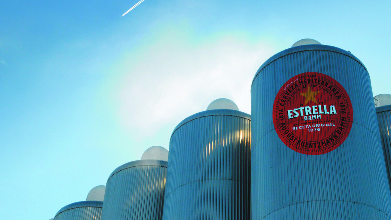 La fàbrica de Damm a El Prat està d’aniversari i les tapes s’ofereixen juntament amb una cervesa
