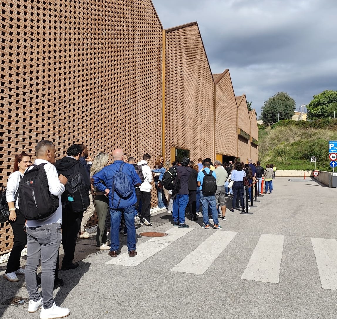  La Fira de l’Ocupació d’Esplugues ha reunit més de 800 persones per a 194 llocs de treball oferts per 17 empreses i entitats.