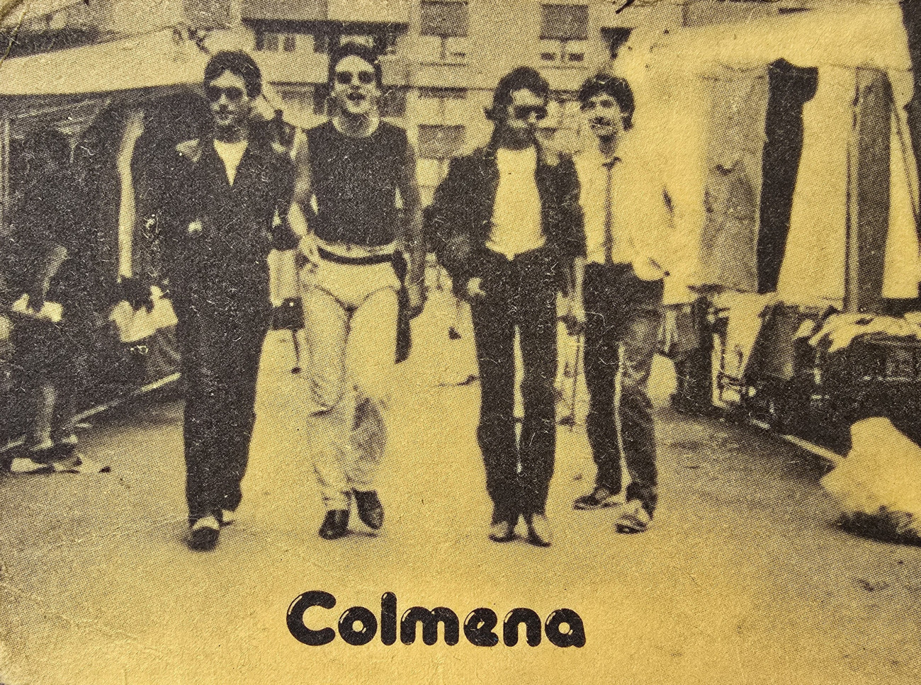 La banda de rock Colmena en el mercadillo de Bellvitge. Carlos Caballé es el segundo empezando por la derecha