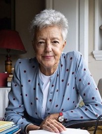 Anna Caballé, autora de la biografía de su hermano Carlos