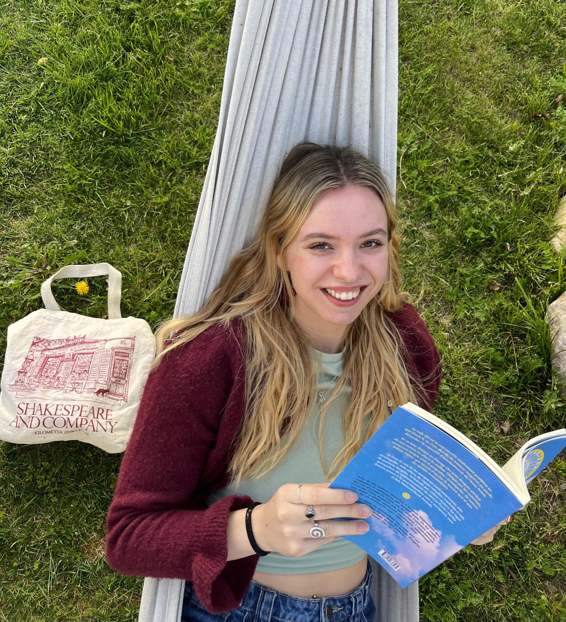 Img Ania Posada, la influencer molinenca amb més de quinze mil seguidors que fomenta en català la lectura entre el jovent: 