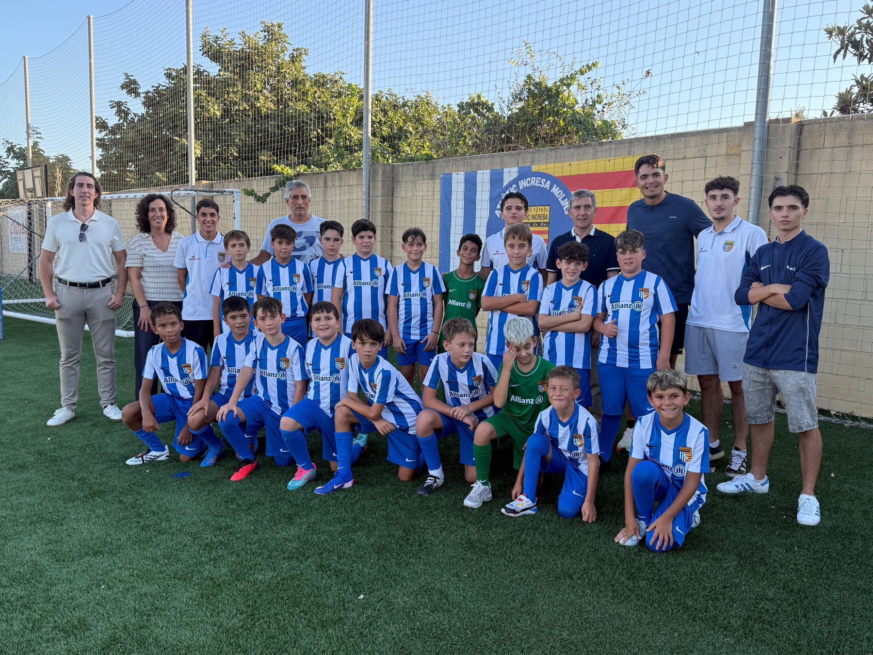 Img Cuatro clubes del Baix y L’Hospitalet reciben equipaciones de ‘El Gran Equipo Allianz’