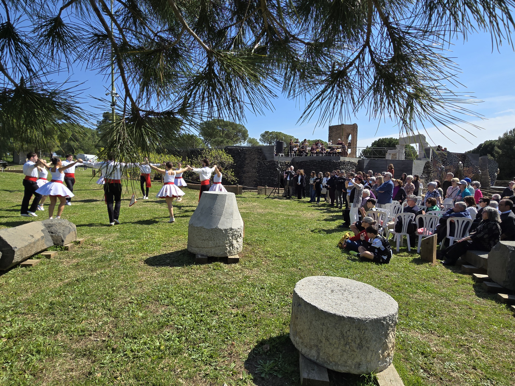 Img El Año Gaudí arranca en la Cripta de la Colonia Güell, “patrimonio emocional y símbolo del Baix Llobregat”