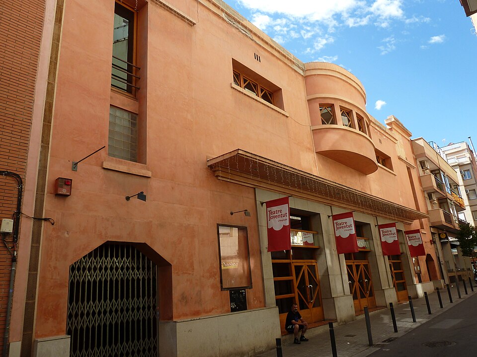 Img El distrito más poblado de Europa no tiene lugar para hacer actos culturales públicos